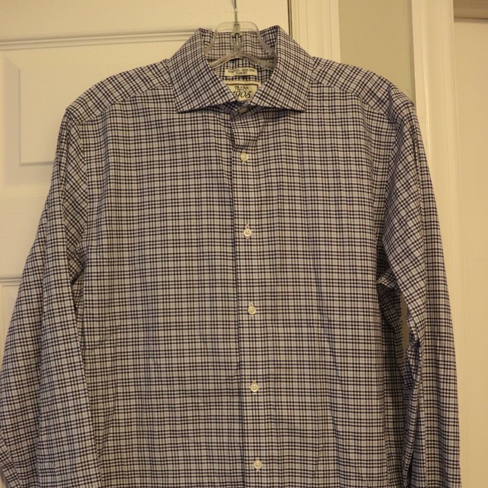 Slim-Fit Men's Button-Down Shirt
